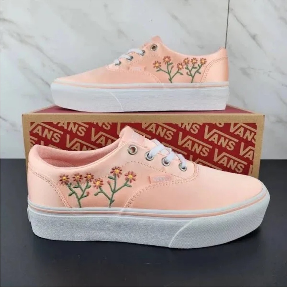 Vans Platform Spring Satin Peach Doheny  Sneakers Women’s Size 8.5 New in box